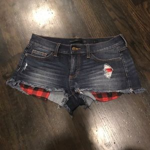 Cutoff Jean Shorts, Plaid Pockets